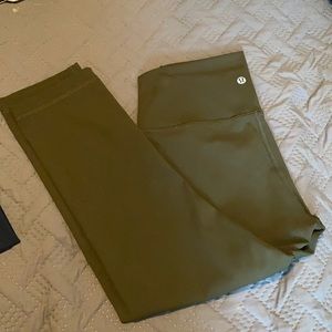 OLIVE GREEN Lululemon Wunder Under 21” Legging